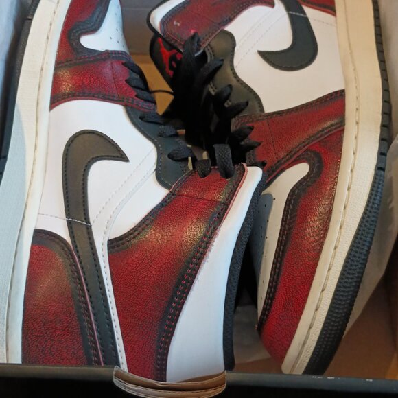 Air Jordan 1 Mid SE - Picture 4 of 4